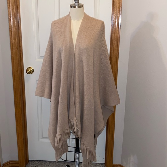 Vince Camuto Accessories - Vince Camuto Long Fringe Ruana Shawl Wrap Camel Color Super Soft OSFA